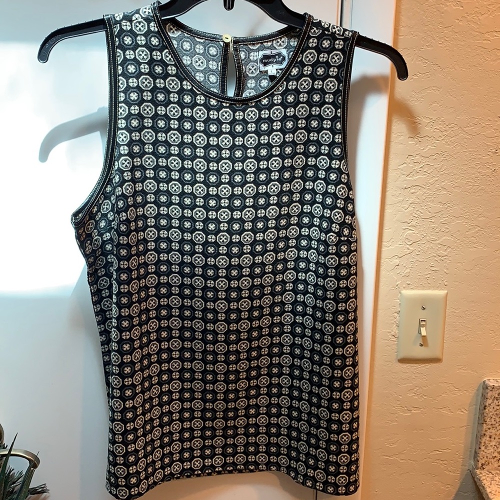 Black/charcoal/cream print tank size L by Mudpie